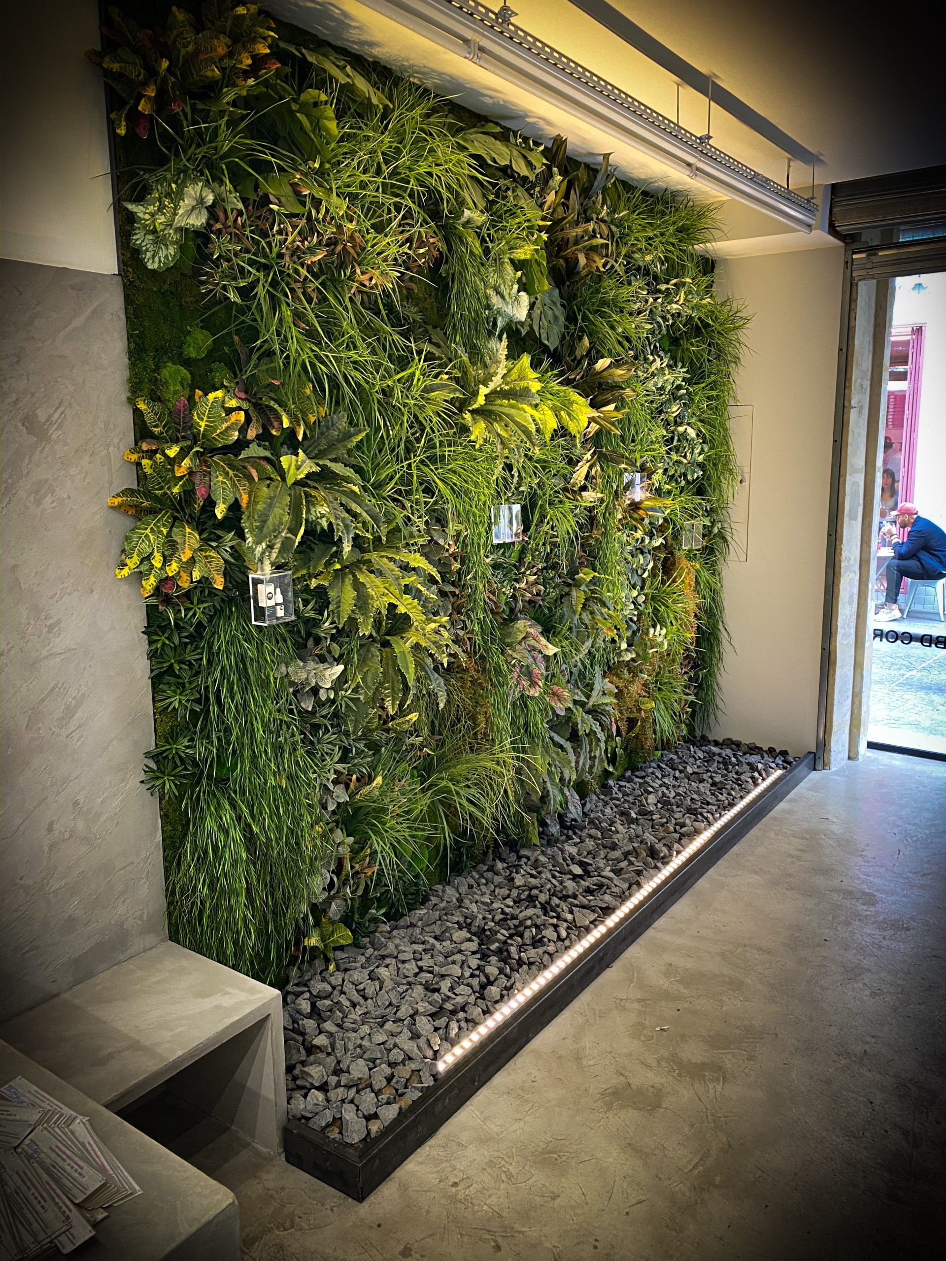 Mur végétal artificiel - Odzo spécialiste de mur d'eau