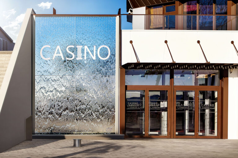 Water wall Casino Larmor Plages Odzo