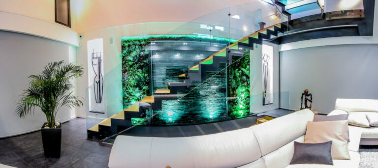 Custom-made water wall Paris