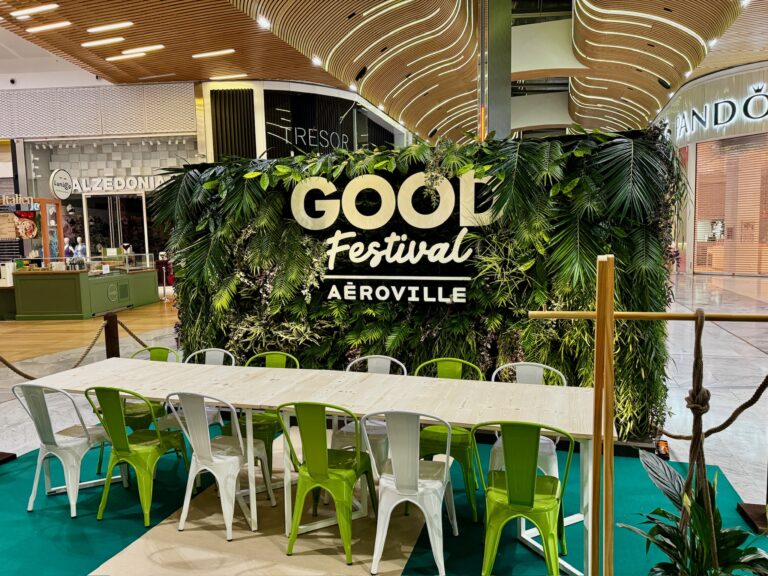 Rental green wall aeroville odzo