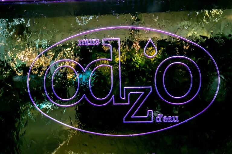 Water wall and glass engraving